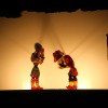 Succesvolle Poppenshow Brengt Kinderen Samen